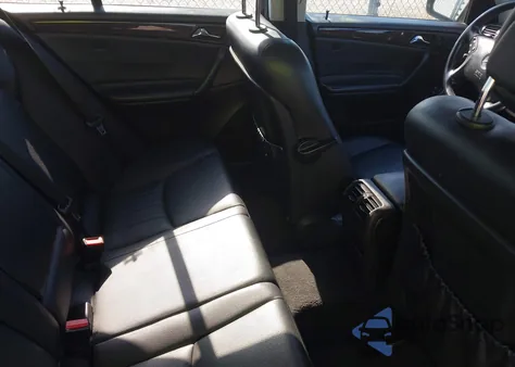 2005 Mercedes-Benz C 240 Luxury 4Matic z USA, uszkodzony, nr VIN WDBRF81J75F716490